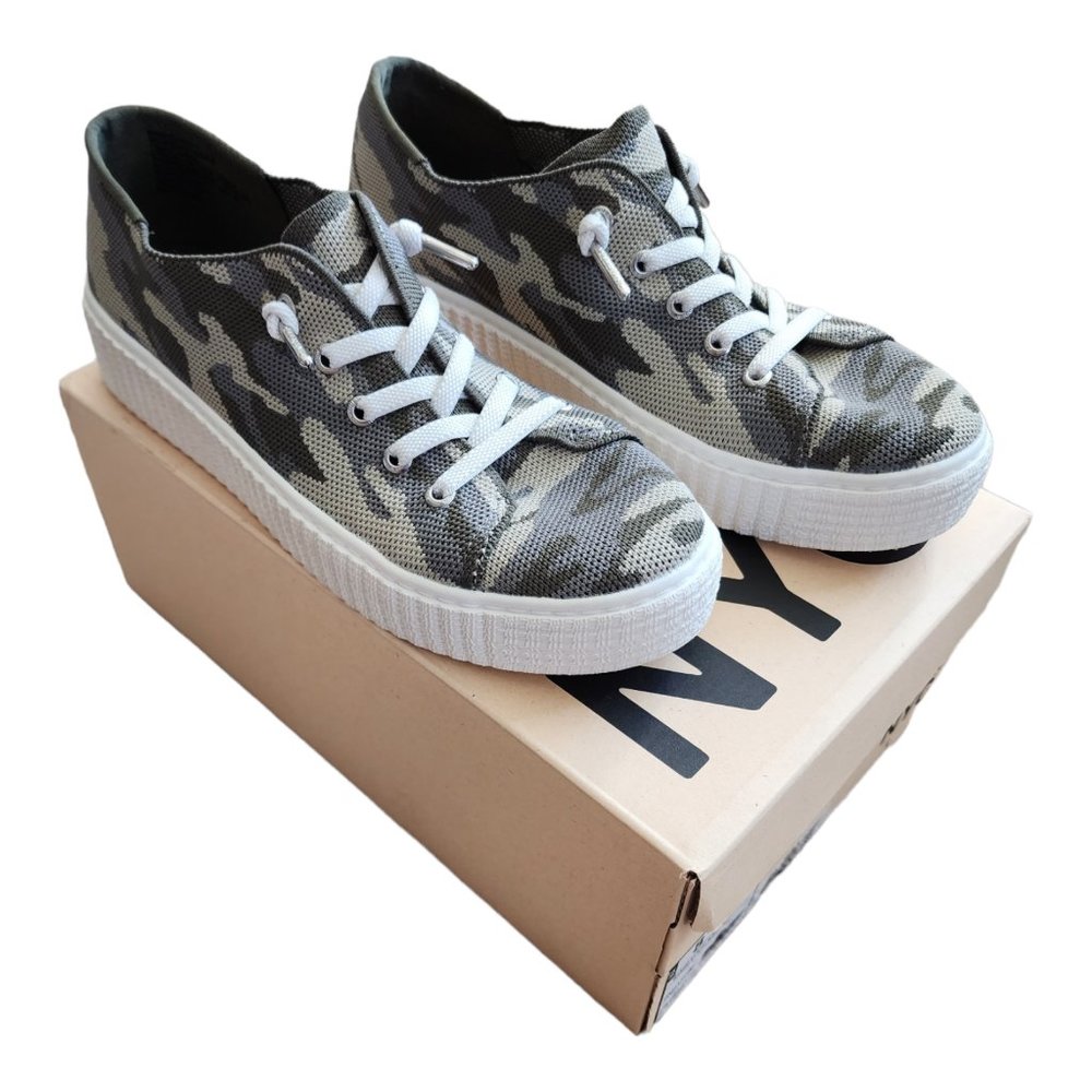 Sneakers Shoes womens Platform Flat walking Lace Loafers camo Madden NYC size 8